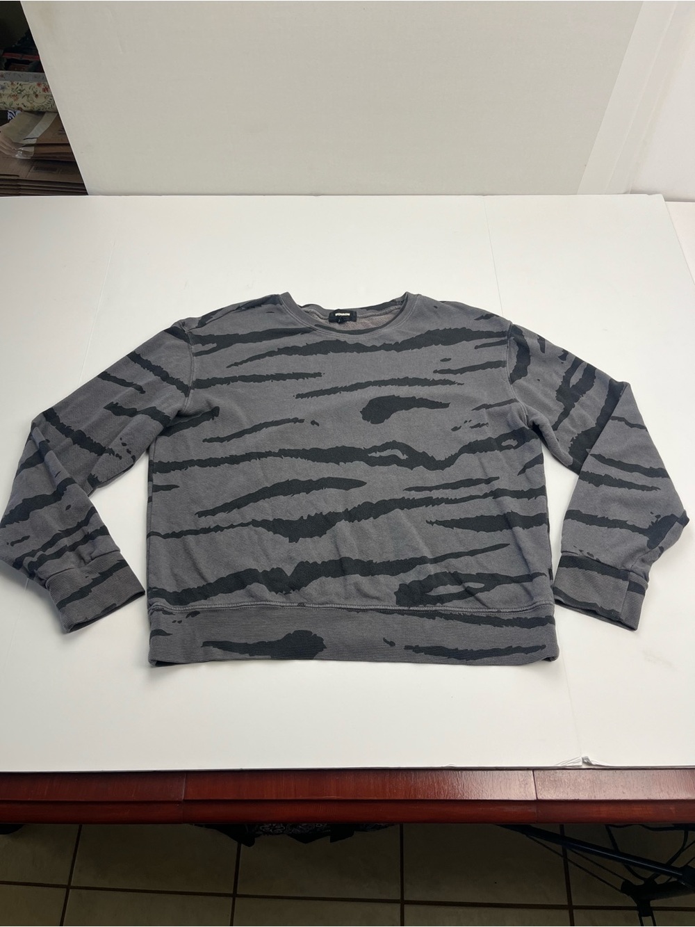 Monrow Tiger Stripe Black Grey Long Sleeve Pullover Light Sweatshirt Womens XS